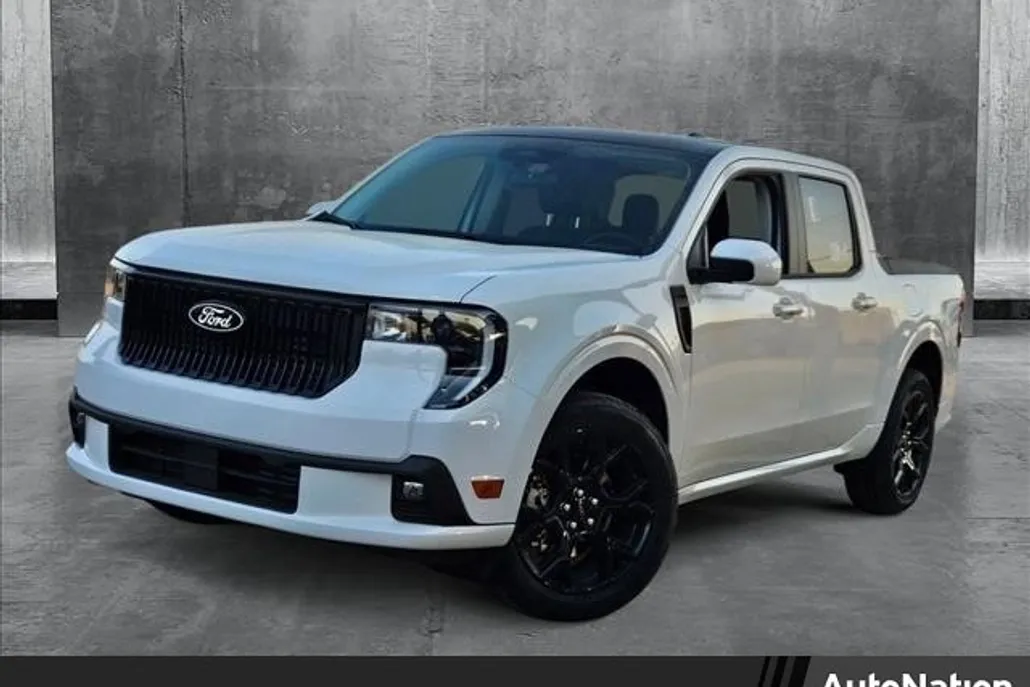 2025 Ford Maverick photo 1