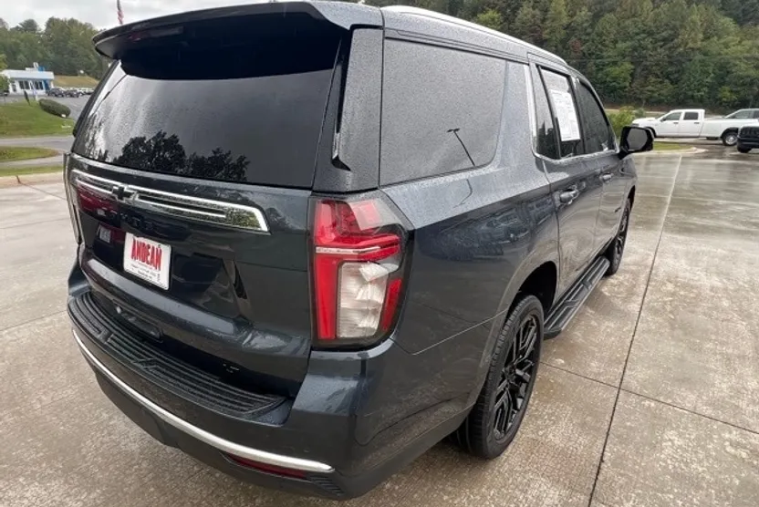2021 Chevrolet Tahoe LT photo 1