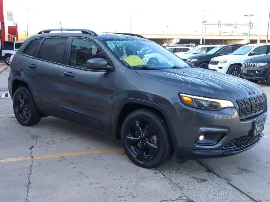 2020 Jeep Cherokee Altitude photo 1