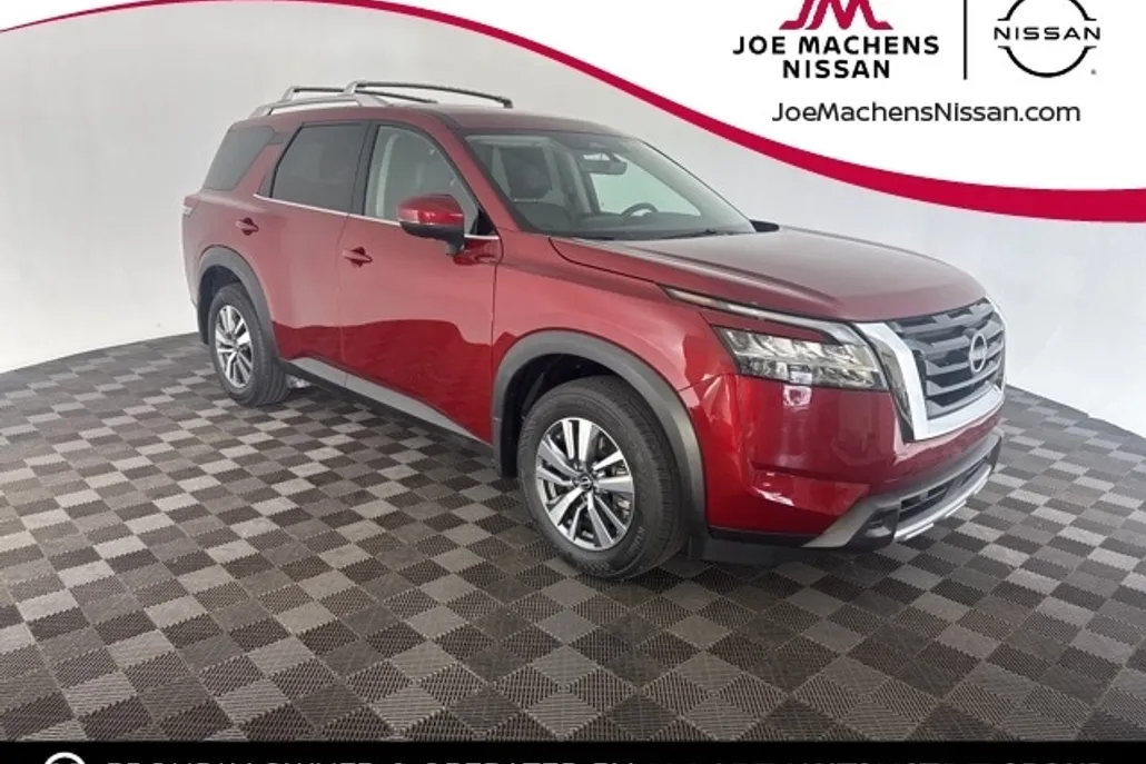 2024 Nissan Pathfinder SL photo 1