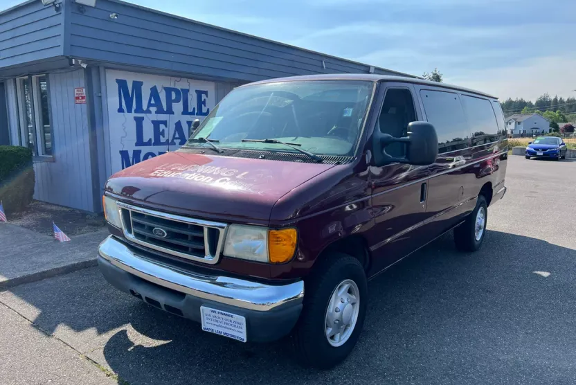 2006 Ford E-350 photo 1