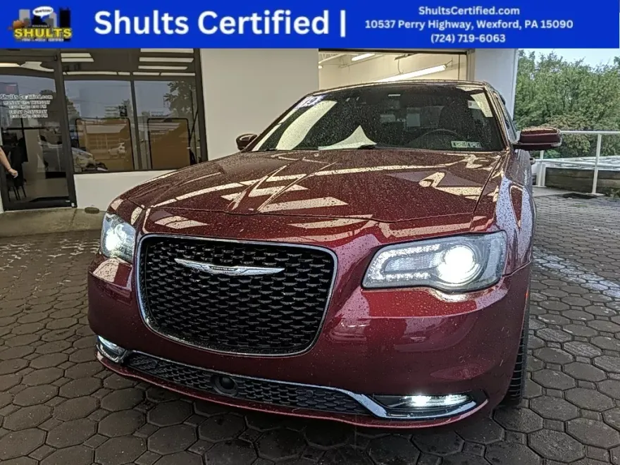 2019 Chrysler 300 S photo 1