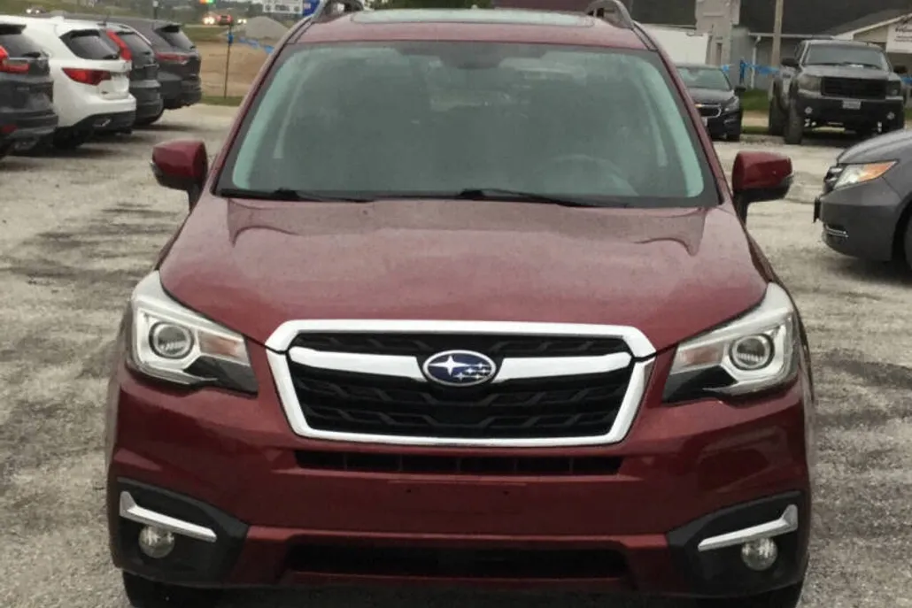 2017 Subaru Forester 2.5i Touring photo 1