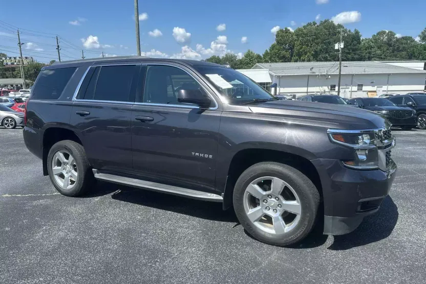 2017 Chevrolet Tahoe LT photo 1
