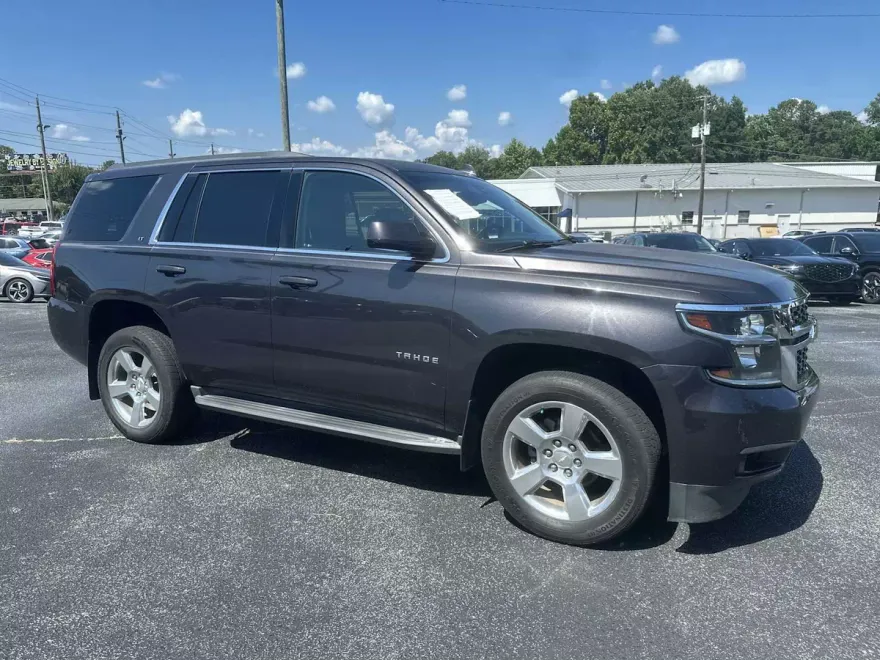 2017 Chevrolet Tahoe LT photo 1
