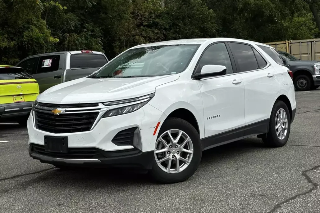 2024 Chevrolet Equinox LT photo 1