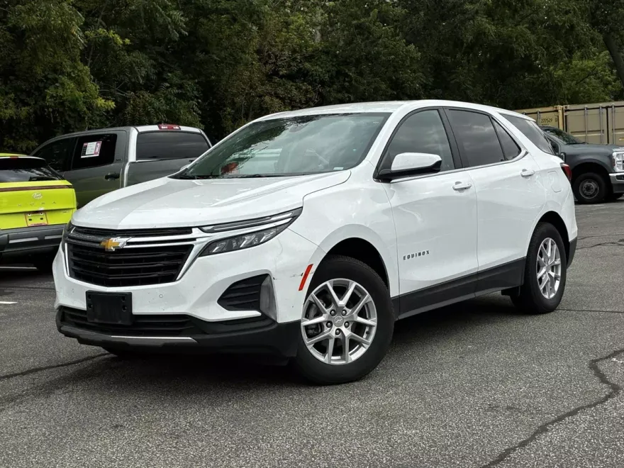2024 Chevrolet Equinox LT photo 1