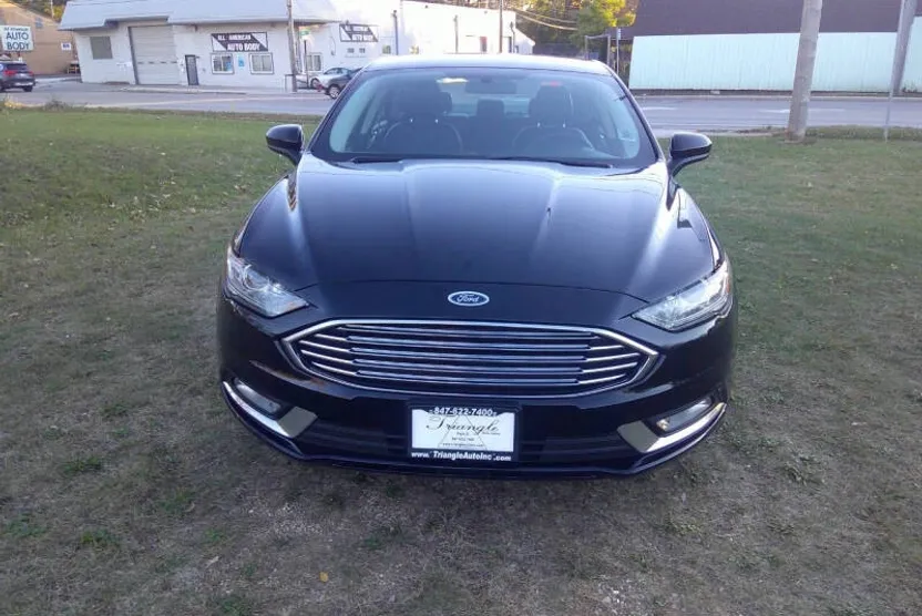 2017 Ford Fusion SE photo 1