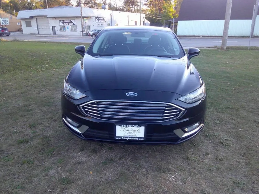 2017 Ford Fusion SE photo 1