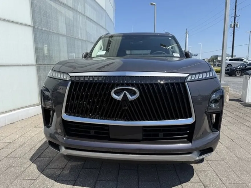 2025 Infiniti QX80 Luxe photo 1
