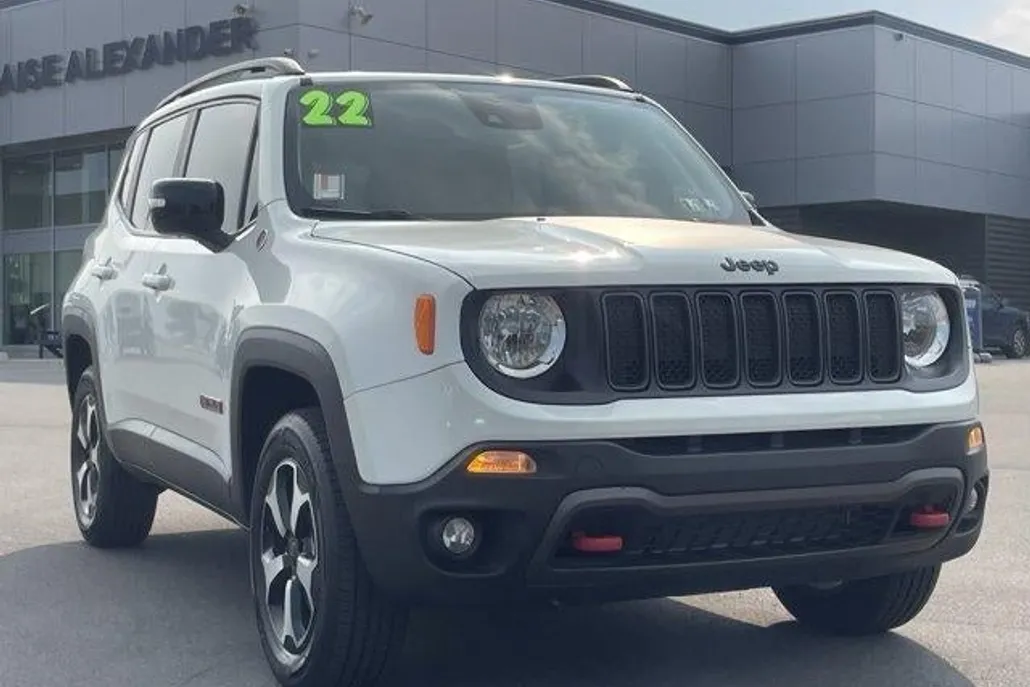 2022 Jeep Renegade Trailhawk photo 1