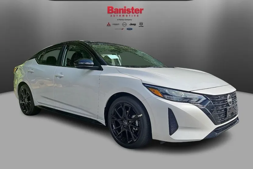 2025 Nissan Sentra SR photo 1