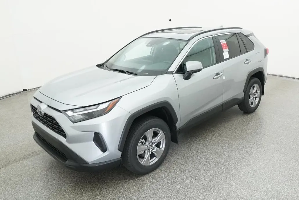 2025 Toyota RAV4 XLE photo 1