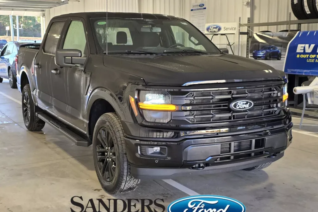 2025 Ford F-150 XLT photo 1