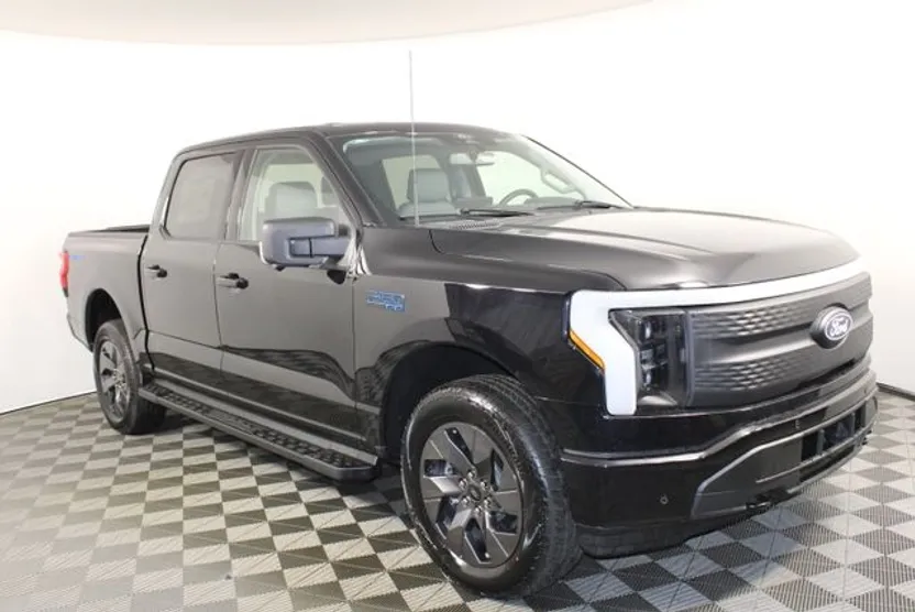2025 Ford F-150 Lightning photo 1