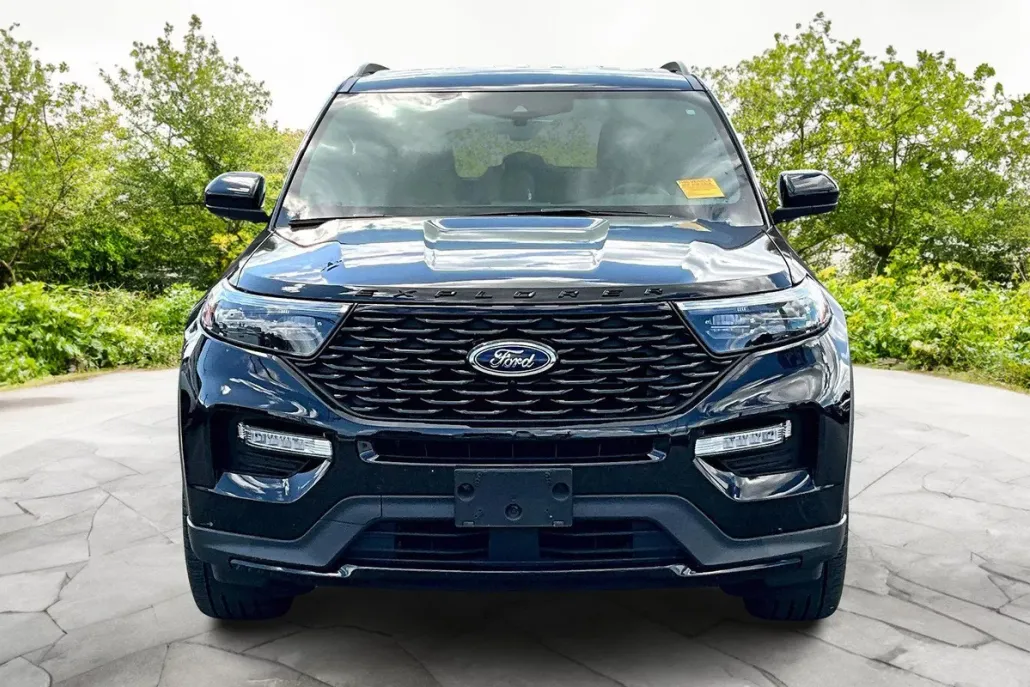 2023 Ford Explorer ST-Line photo 1