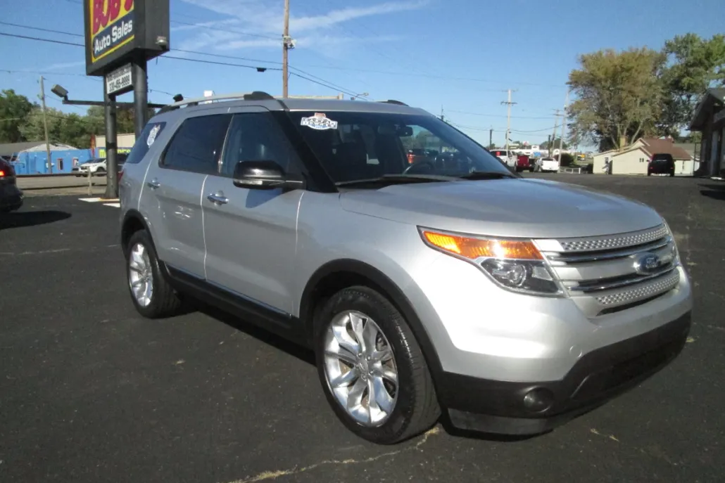 2013 Ford Explorer XLT photo 1