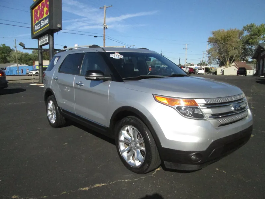 2013 Ford Explorer XLT photo 1