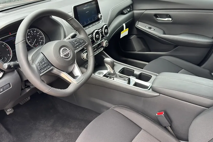 2025 Nissan Sentra SV photo 1