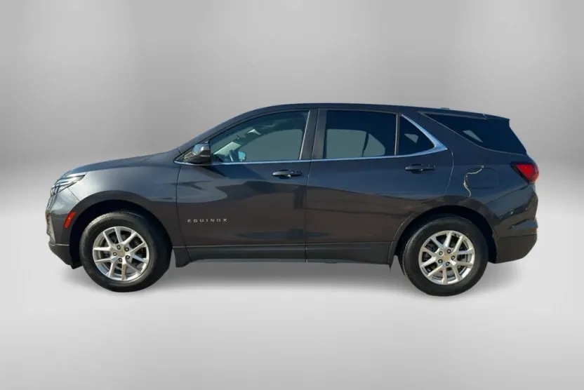 2022 Chevrolet Equinox LT photo 1