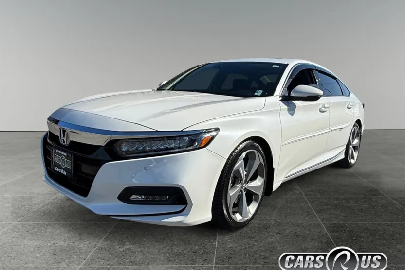 2018 Honda Accord Touring photo 1