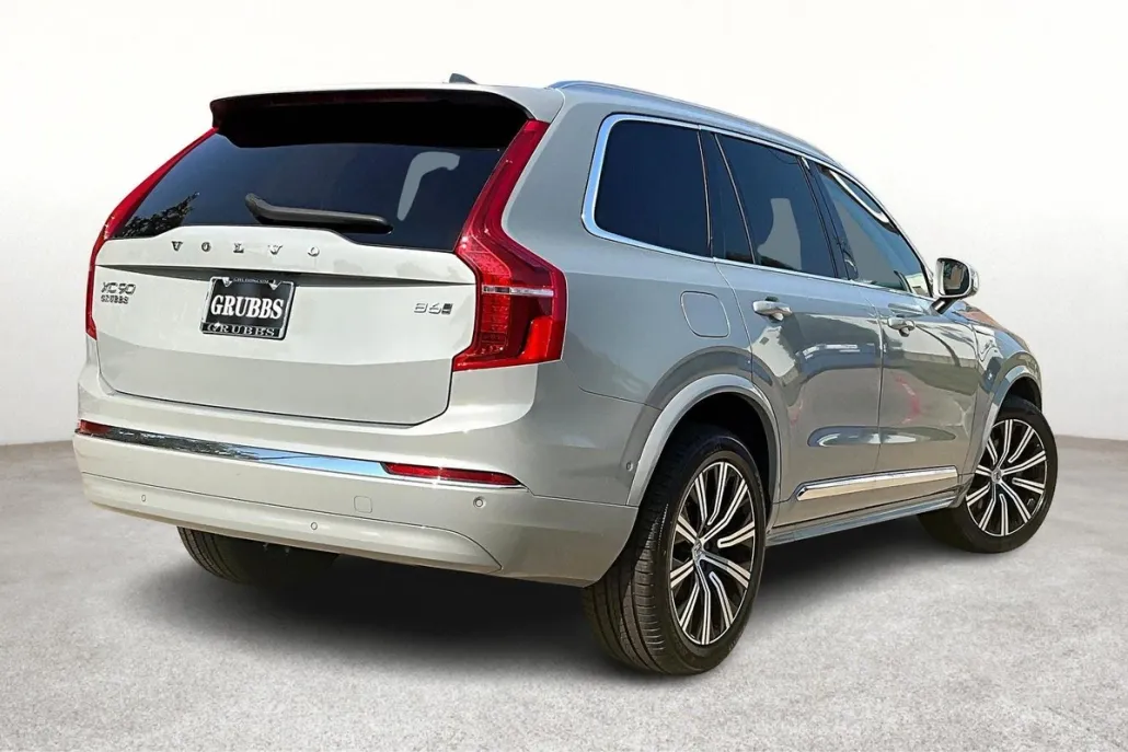 2025 Volvo XC90 Plus photo 1