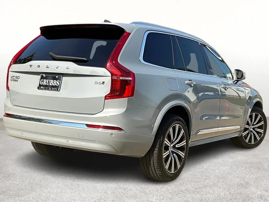 2025 Volvo XC90 Plus photo 1
