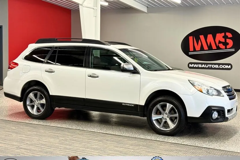 2013 Subaru Outback 2.5i Limited photo 1