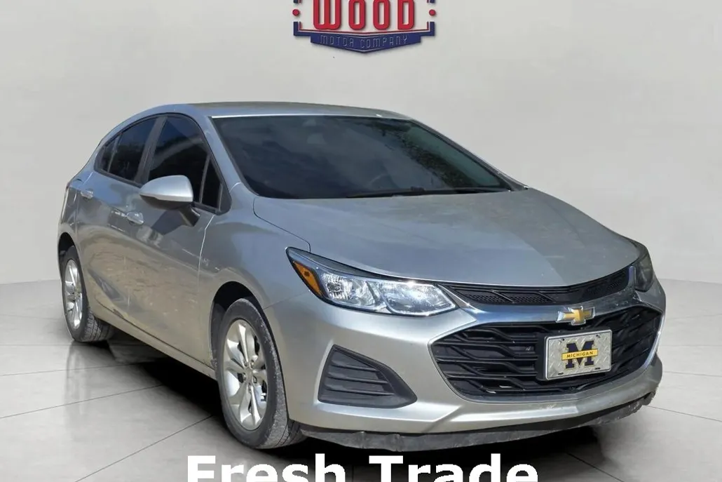 2019 Chevrolet Cruze LS photo 1