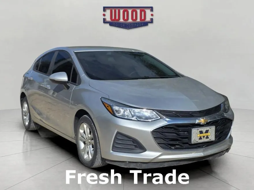 2019 Chevrolet Cruze LS photo 1