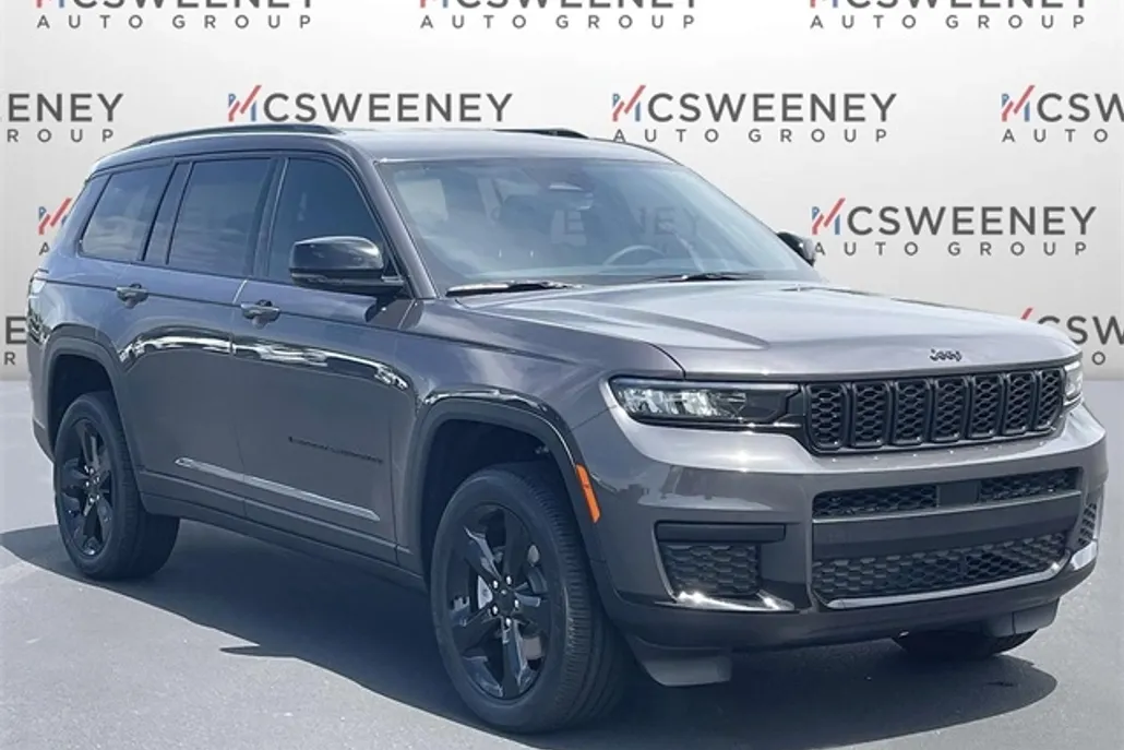 2025 Jeep Grand Cherokee Altitude photo 1