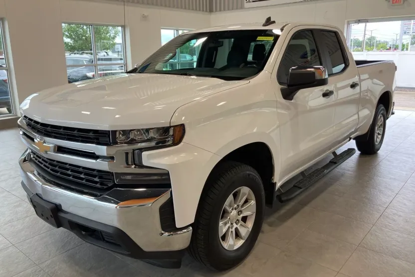 2021 Chevrolet Silverado 1500 LT photo 1