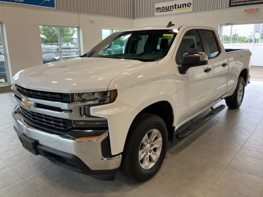 2021 Chevrolet Silverado 1500 LT photo 1
