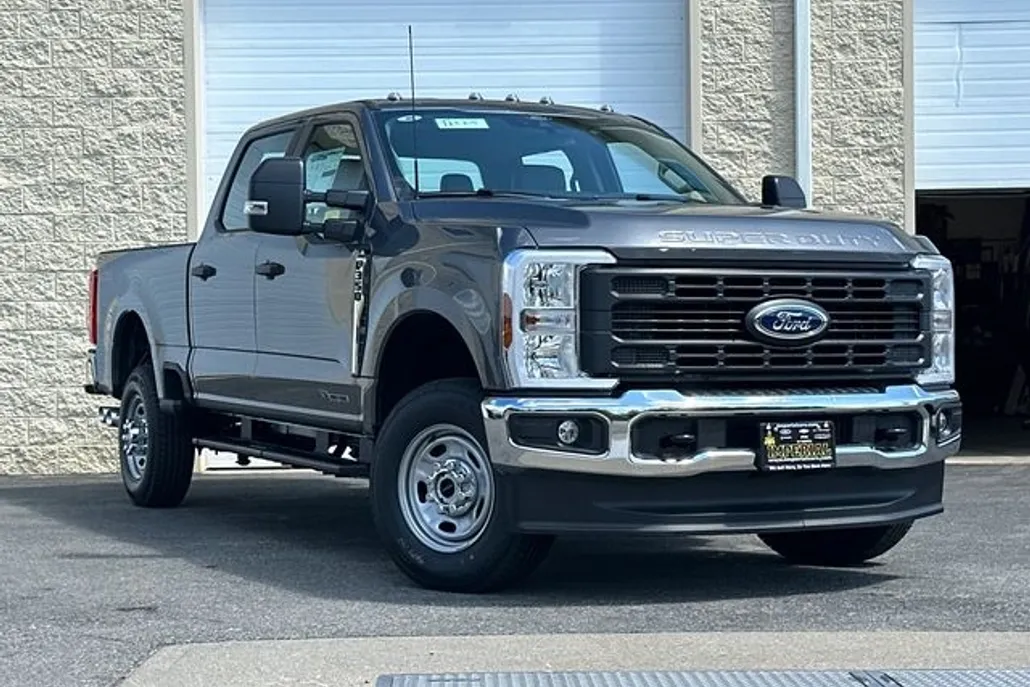 2025 Ford F-350 XL photo 1