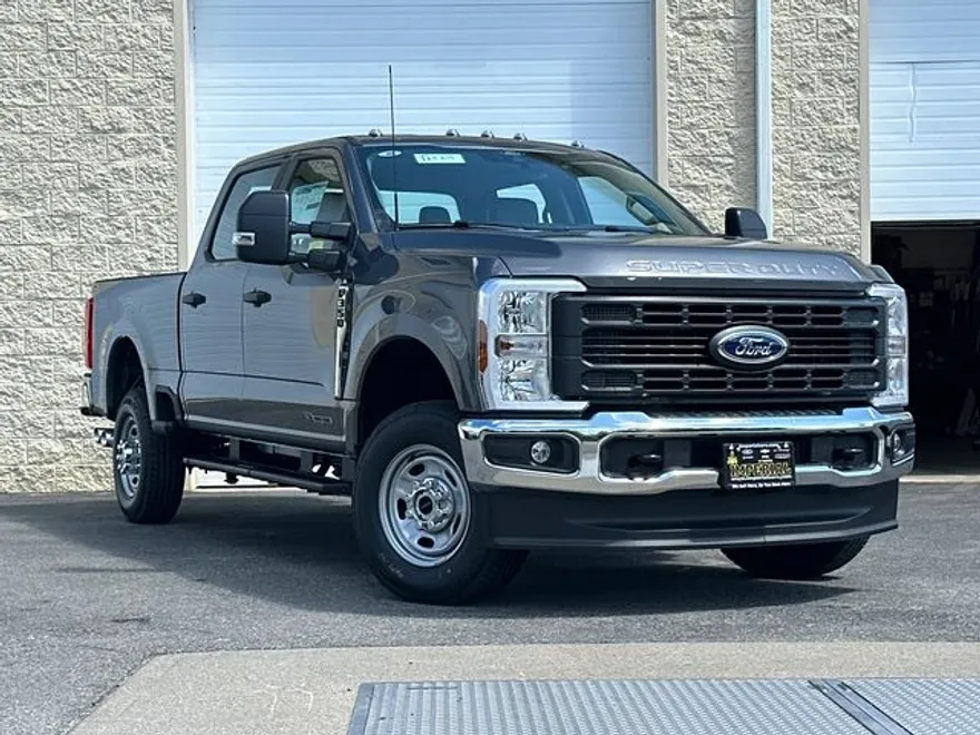 2025 Ford F-350 XL photo 1