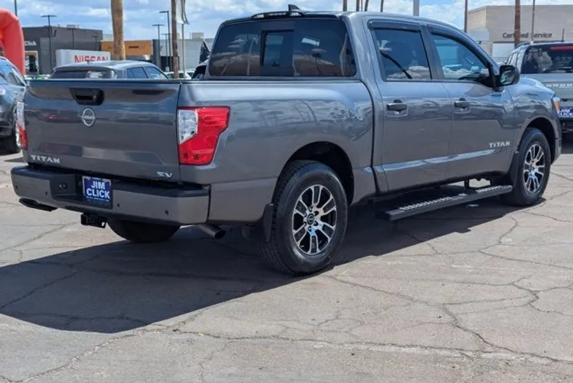 2024 Nissan Titan SV photo 1