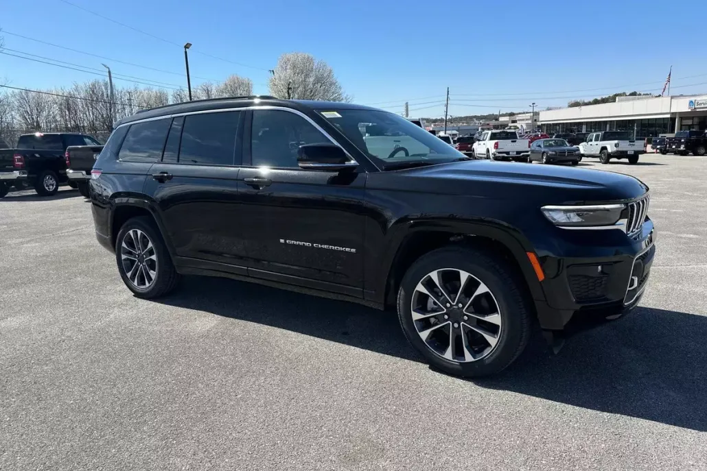 2025 Jeep Grand Cherokee Overland photo 1