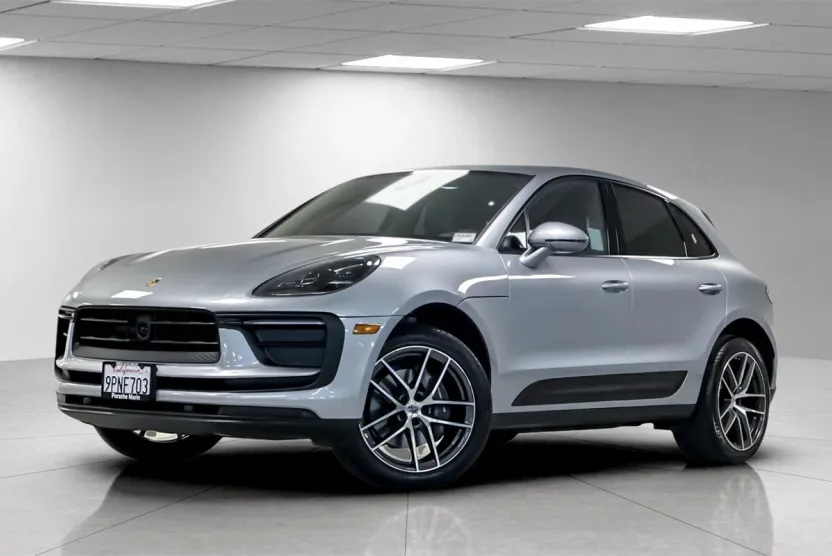 2024 Porsche Macan T photo 1