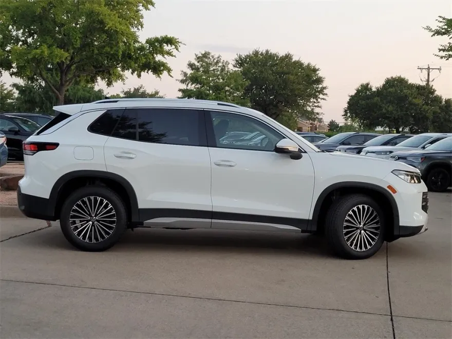 2025 Volkswagen Tiguan S photo 1