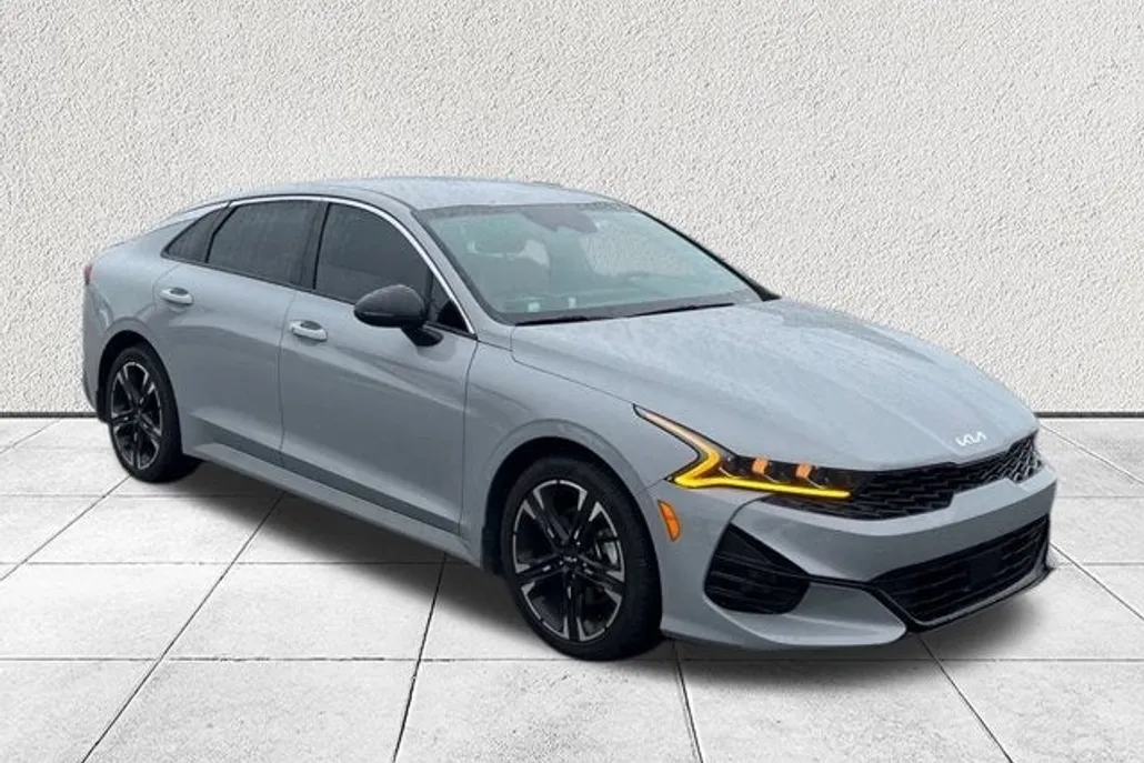 2024 Kia K5 GT-Line photo 1