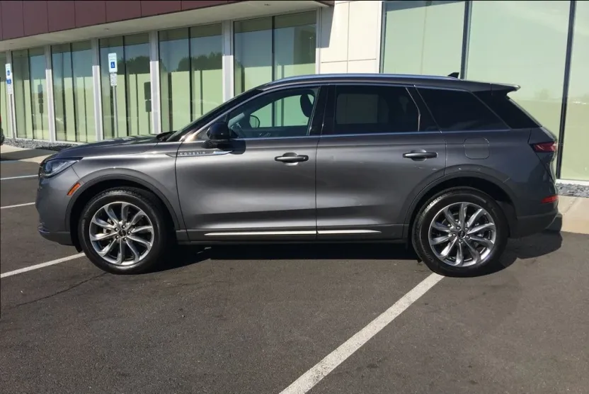2021 Lincoln Corsair Standard photo 1