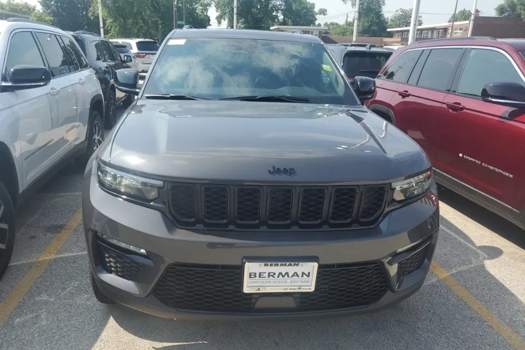 2025 Jeep Grand Cherokee Limited photo 1