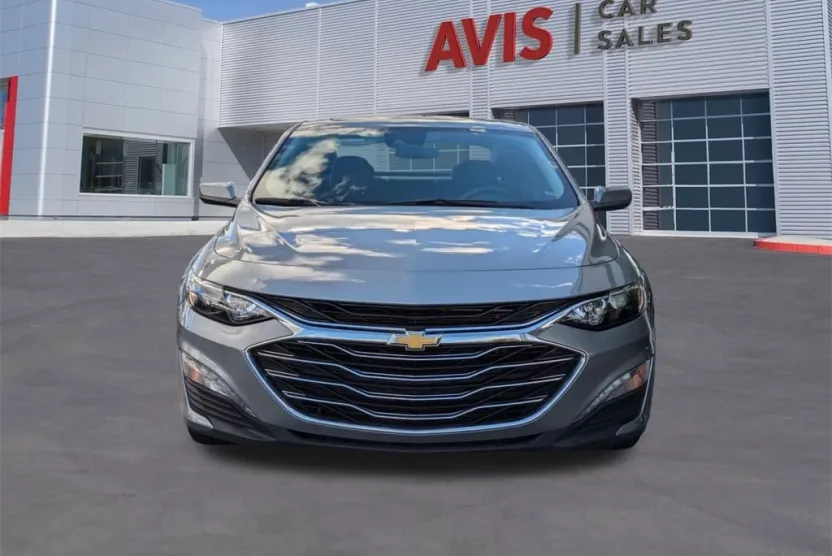 2024 Chevrolet Malibu 1LT photo 1