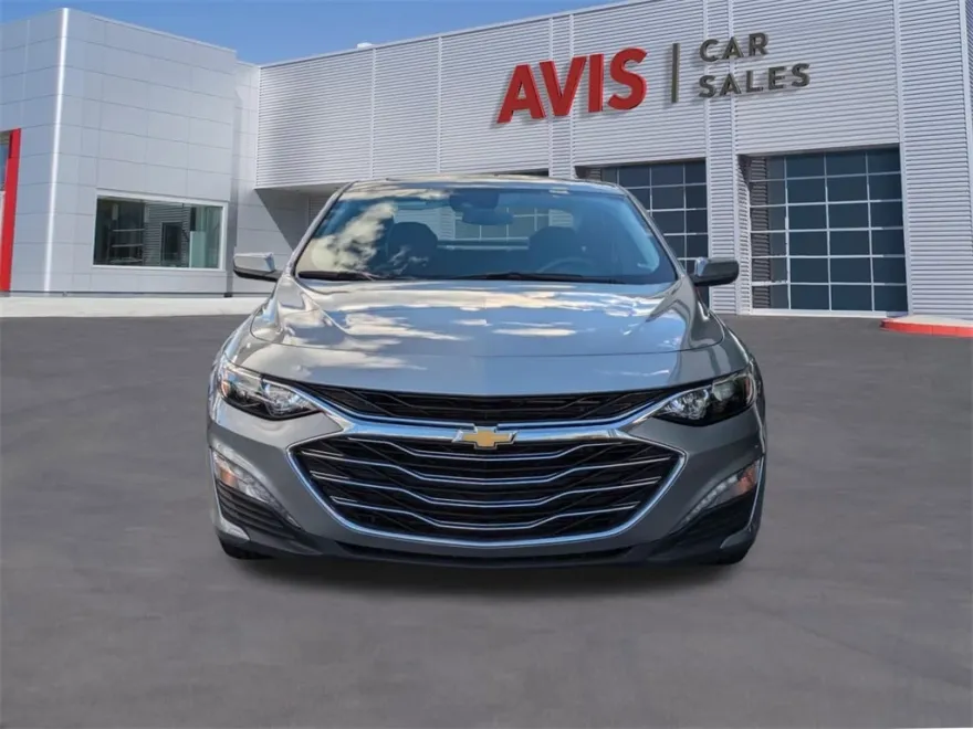 2024 Chevrolet Malibu 1LT photo 1