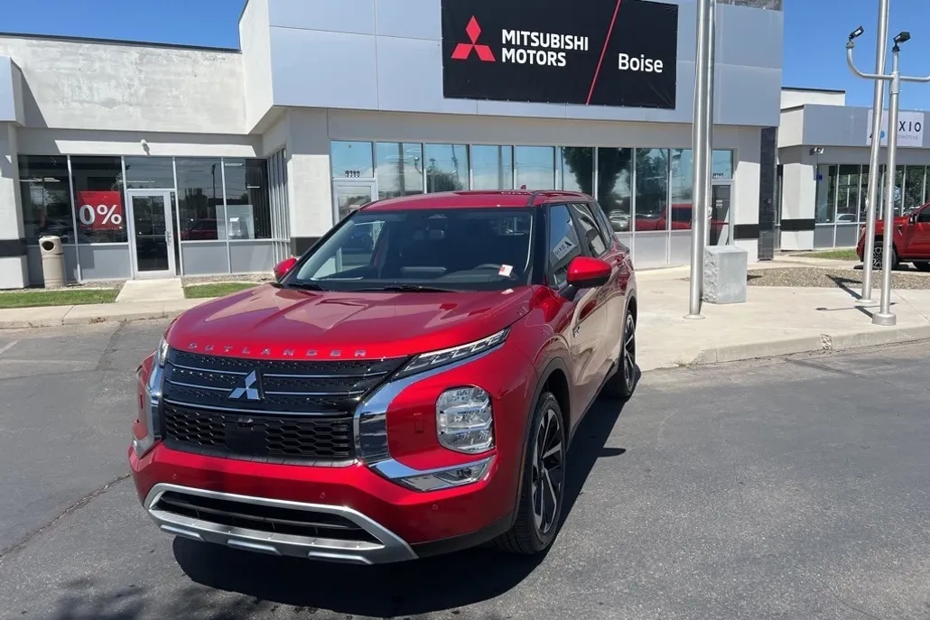2025 Mitsubishi Outlander PHEV SE photo 1