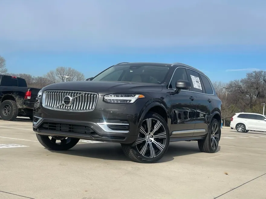 2025 Volvo XC90 T8 photo 1