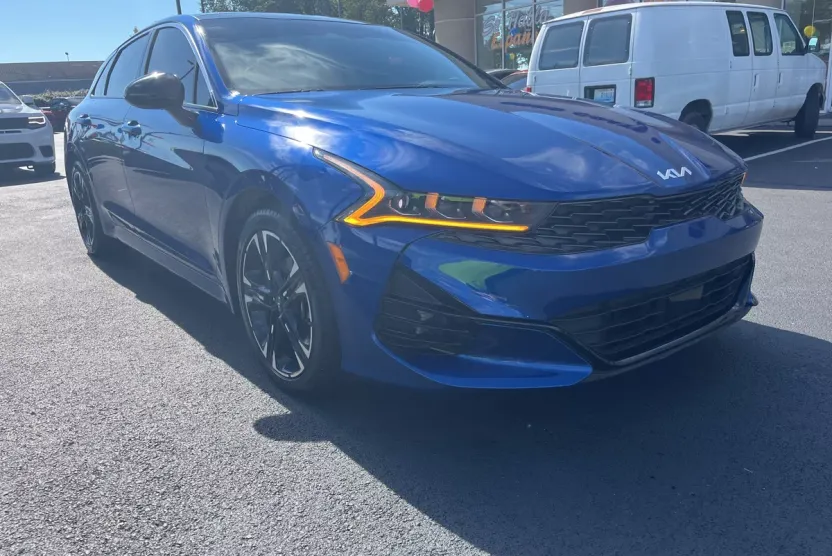 2024 Kia K5 GT-Line photo 1