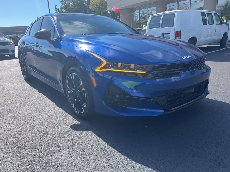 2024 Kia K5 GT-Line photo 1