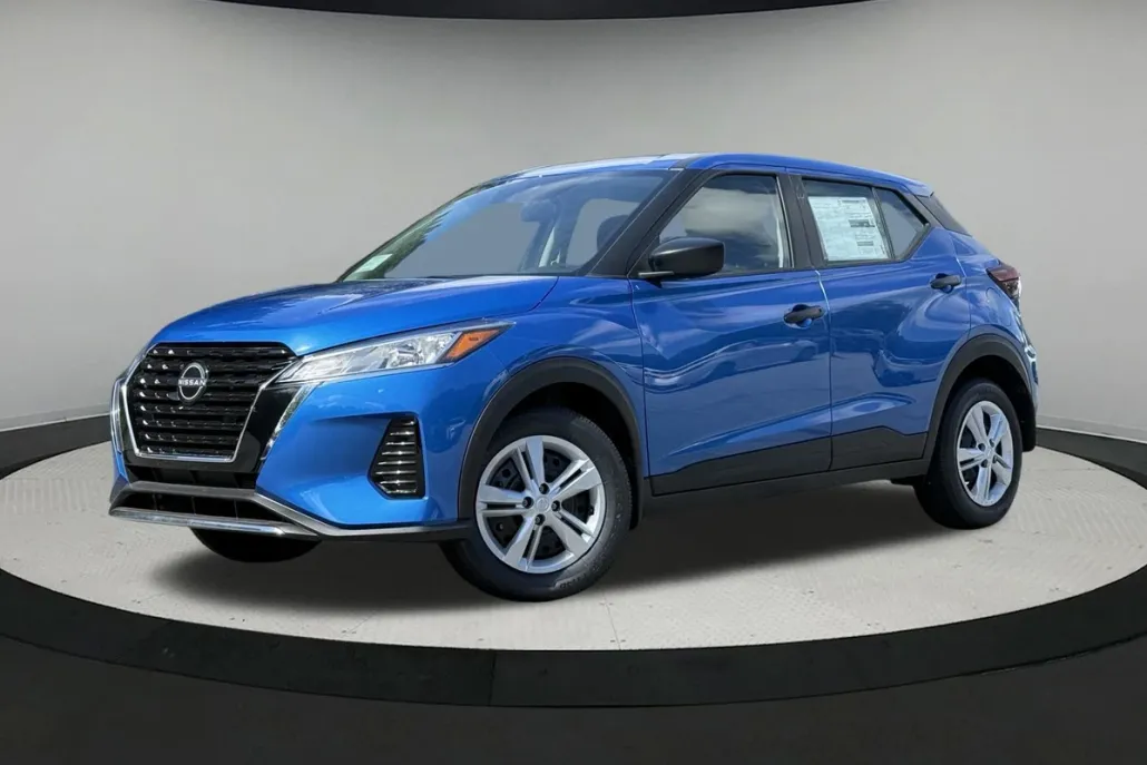 2025 Nissan Kicks Play S photo 1