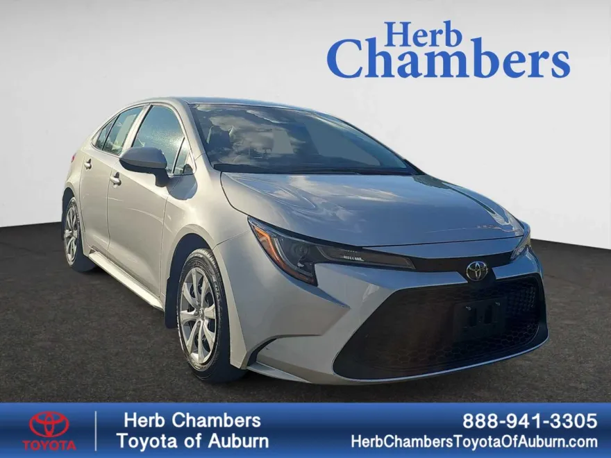 2022 Toyota Corolla LE photo 1
